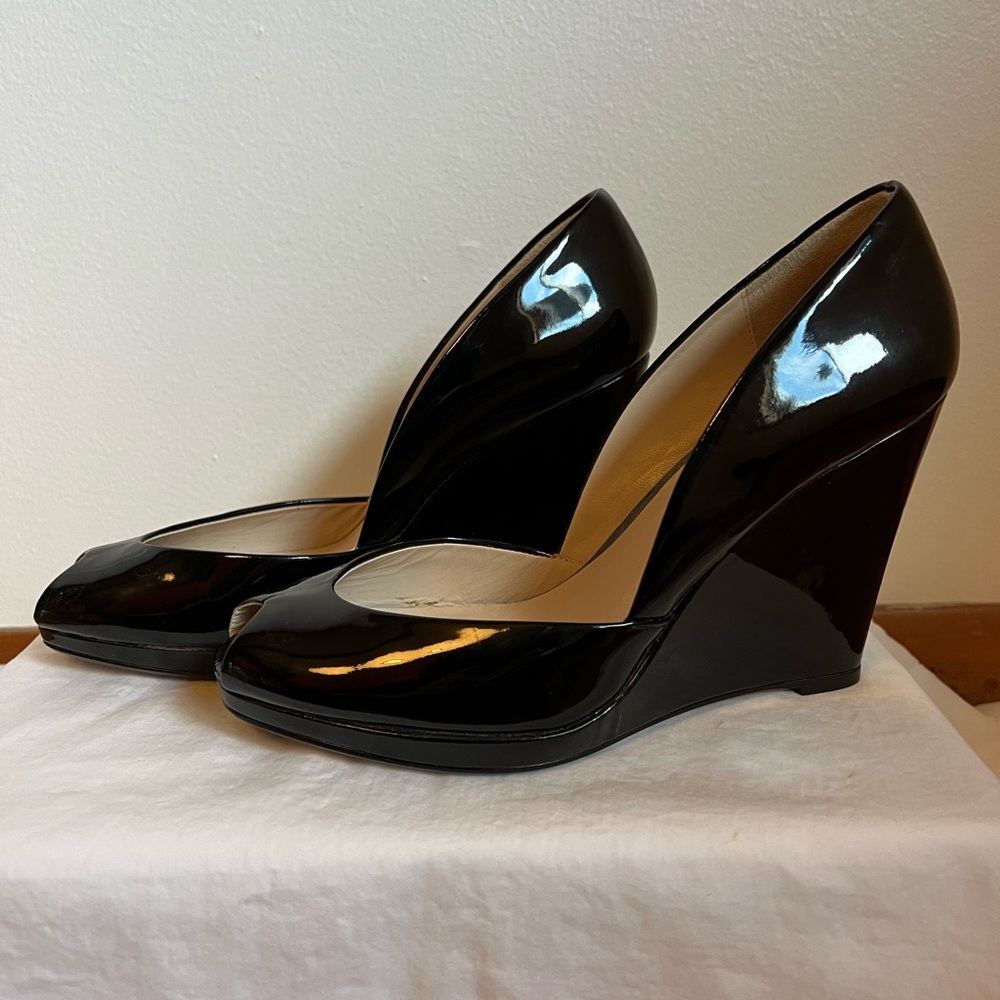 KORS Michael Kors Black Patent Leather Wedge Heels Peep Toe Women’s Size 9.5